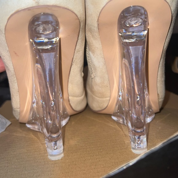 Tan ankle wedge bootie! Size 11- works with 10 - Picture 9 of 9